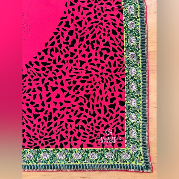 🐆🖤Vintage Silk Snow Leopard in Heart Scarf by Charlotte Sparre | 34” Square - Picture 12 of 17
